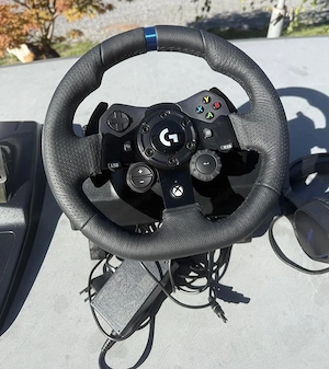 Logitech Renn-Lenkrad, Pedale und Kopfhörer  Bild 2