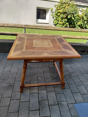 Alter Holztisch Bild 2