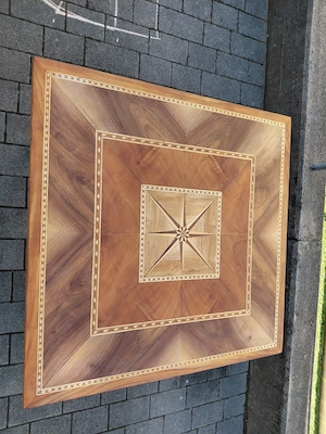 Alter Holztisch Bild 4