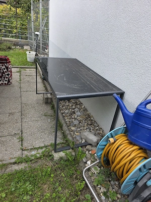 Schöner Tisch mit Glasplatte  Bild 3