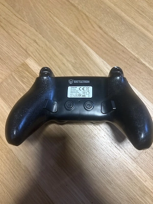 Verkaufe Ps4 controler und hinten sticks Bild 2
