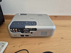 Beamer NEC VT660 Bild 2