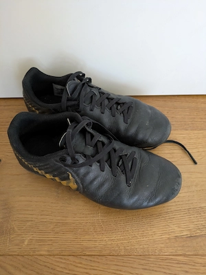 Fußballschuhe Nike, Größe 35 Bild 2