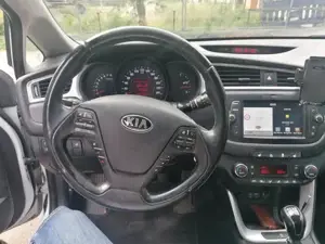 Kia Ceed Silber+ Bj. 2018 8 Fach ber.  Bild 9