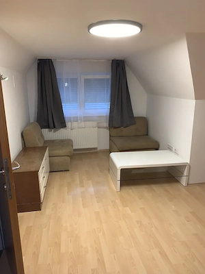 Helle 1,5 Zimmer Dachgeschosswohnung 