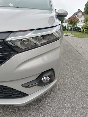Dacia  Sandero  mit AHK,  Benziner,  Top Zustand  Bild 3