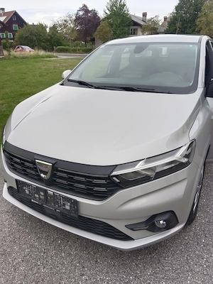 Dacia  Sandero  mit AHK,  Benziner,  Top Zustand 