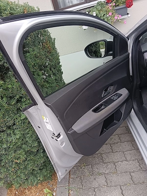 Dacia  Sandero  mit AHK,  Benziner,  Top Zustand  Bild 8