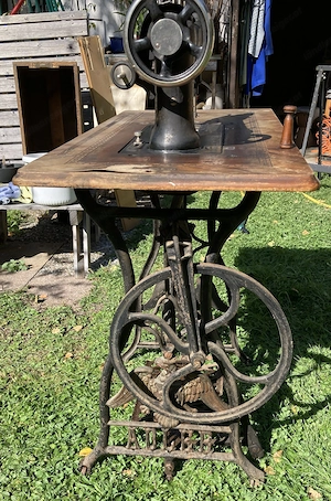 Tischnähmaschine Adler antik Bild 4