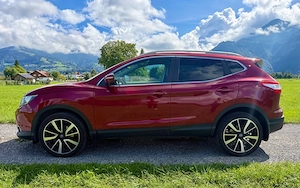 Nissan Qashqai Tekna 1.6 dCi 131 PS | BJ 05 2014 | Gepflegter Zustand | TÜV 05 2027 Bild 2
