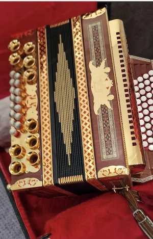 Verkaufe im Top Zustand Steirische Strasser Harmonika Bild 2