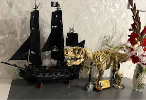2x LEGO 18+ Sets   Captain Jack Sparrow s Piratenschiff & T. rex Komplett 1  Bild 3