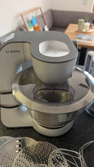 Bosch MUM 5 Küchenmaschine inkl. umfangreichem Zubehör   sehr guter Zustand Bild 2