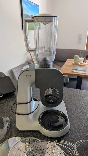 Bosch MUM 5 Küchenmaschine inkl. umfangreichem Zubehör   sehr guter Zustand Bild 7