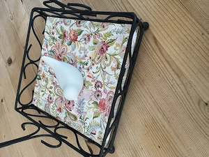 Serviettenhalter in schwarz