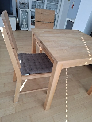Holztisch&2Holzsessel Bild 3