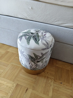 Sitzhocker mit Stauraum
