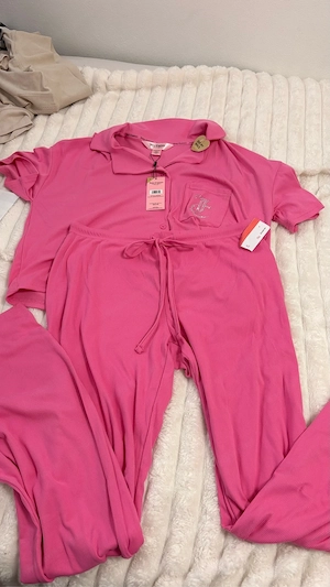 NWT Juicy Couture Rippstrick-Pyjama Set   Pink mit Strass   Gr.S Bild 3