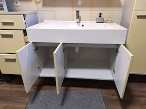 Sehr gut erhaltene Badezimmermöbel zu verkaufen Bild 3