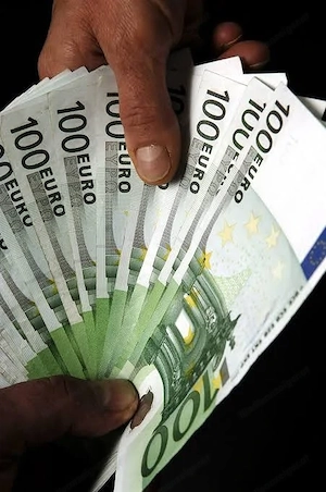 Finanzierung und Investition zu sehr einfachen Konditionen  Suchen Sie nach Mitteln zur Umsetzung Ih