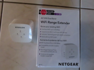 NETGEAR WLAN Verstärker mit Steckdose
