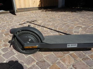 Xiaomi Electric Scooter, 8 Monate alt, wie NEU Bild 3