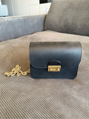 Klassische Handtasche   Mini Bag in Schwarz mit Gold-Details   Ungetragen Bild 2