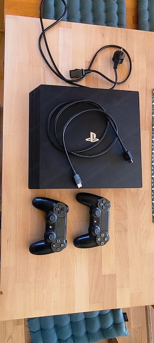 Playstation 4 inklusive 2 Controller Bild 3