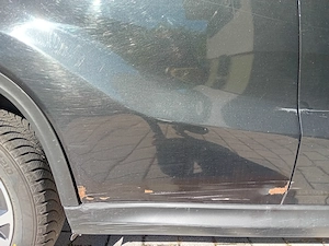Suzuki Vitara, schwarz, Baujahr, Erstzulassung 2015 Bild 3