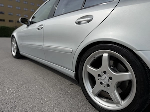 Mercedes E500 4 Matic Tüv 8 27 + 4 mon Bild 5