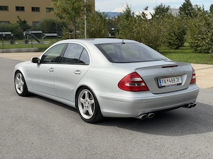 Mercedes E500 4 Matic Tüv 8 27 + 4 mon Bild 4