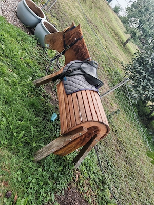 Holzpferd Outdoor für den Garten Bild 4
