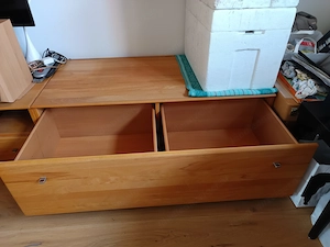 Wandschrank und dazugehöriger Schubladenschrank Bild 4