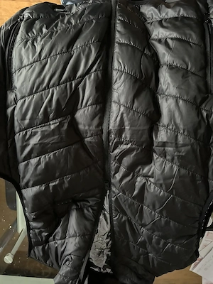 schwarze beheizbare weste (gilet)