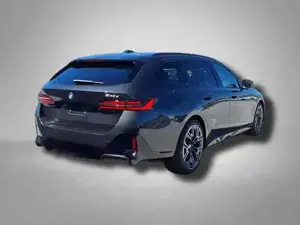 BMW 5er Touring M Sportpaket Pro 540d Steptronic xDrive 210 kW (286 PS), Automatik, Allrad Bild 2