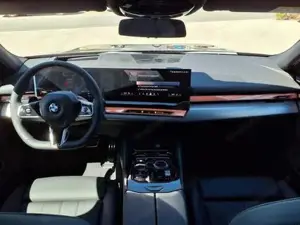 BMW 5er Touring M Sportpaket Pro 540d Steptronic xDrive 210 kW (286 PS), Automatik, Allrad Bild 6