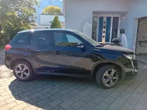 Suzuki Vitara, schwarz, Baujahr, Erstzulassung 2015 Bild 5