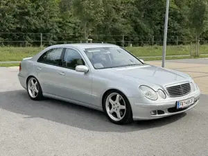 Mercedes E500 4 Matic Tüv 8 27 + 4 mon Bild 5