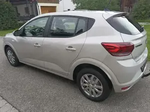 Dacia  Sandero  mit AHK,  Benziner,  Top Zustand  Bild 4