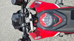 Ducati Hypermotard 950 Bild 6