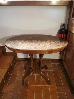 Tisch oval Bild 2