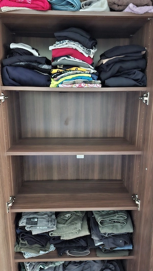Kleiderschrank  Bild 2