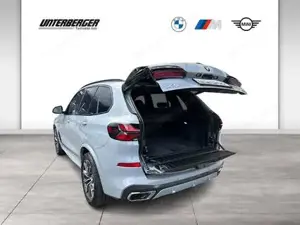 BMW X5 xDrive40i // Carbon Interieur // Harman Kardon Surround Sound // M-Sport Paket Bild 11