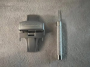 Armbanduhr mit Handaufzug in der Holzschatulle Bild 7