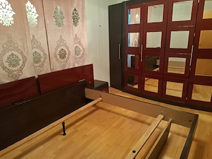 Schlafzimmer, Kleiderschrank und Bett Bild 3