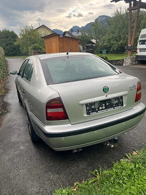 Skoda Octavia Limousine Bild 4