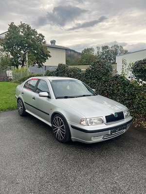 Skoda Octavia Limousine Bild 2