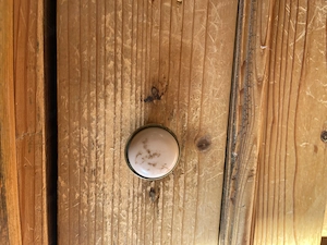 Alte Bauernanrichte   Holzkommode mit 2 Türen und 2 Schubladen Bild 5
