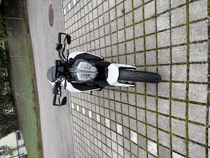 KTM 390 Duke Bild 2