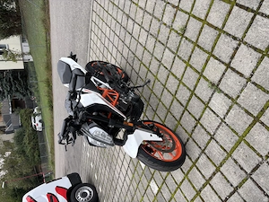 KTM 390 Duke Bild 3